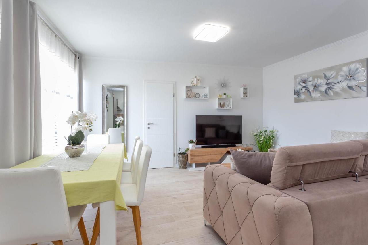 חוואר Apartments Edi - Zf Hvar מראה חיצוני תמונה
