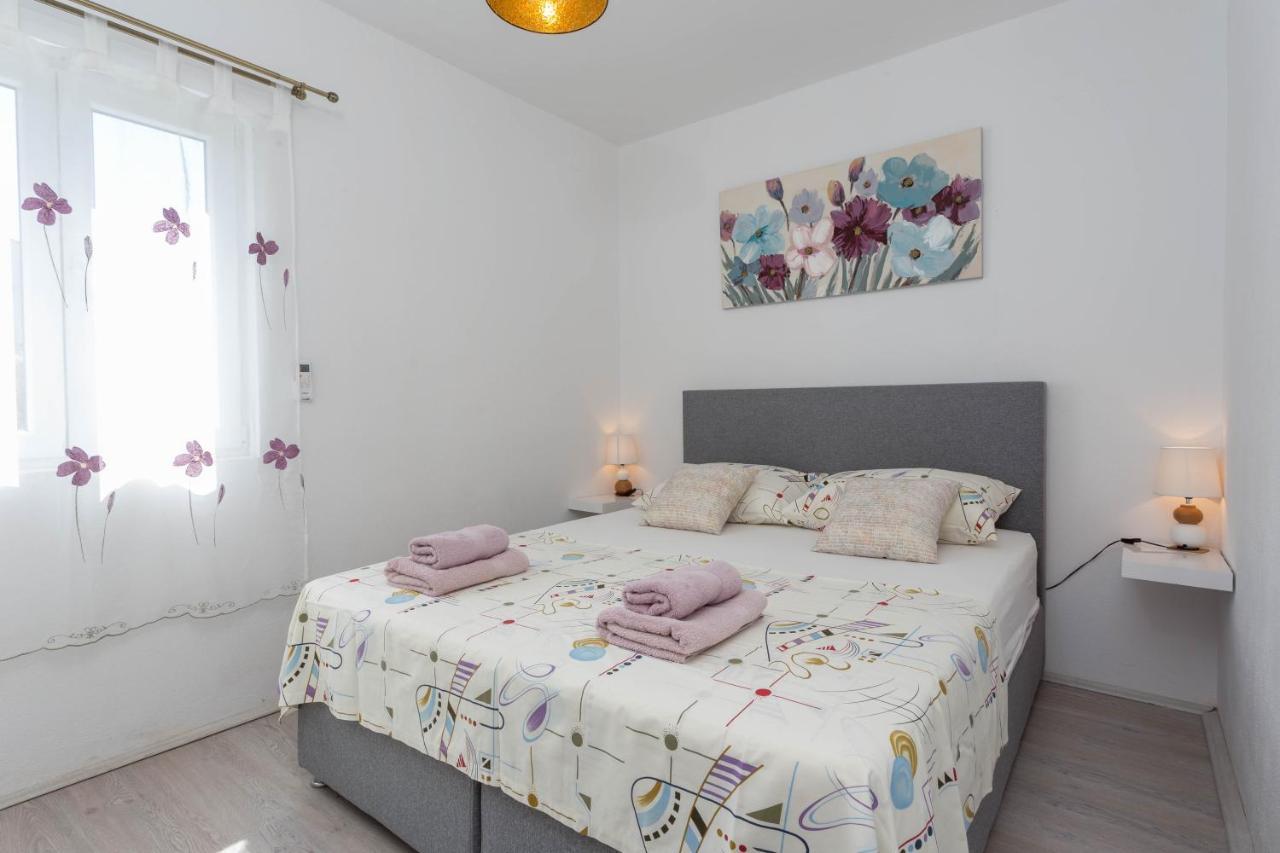 חוואר Apartments Edi - Zf Hvar מראה חיצוני תמונה