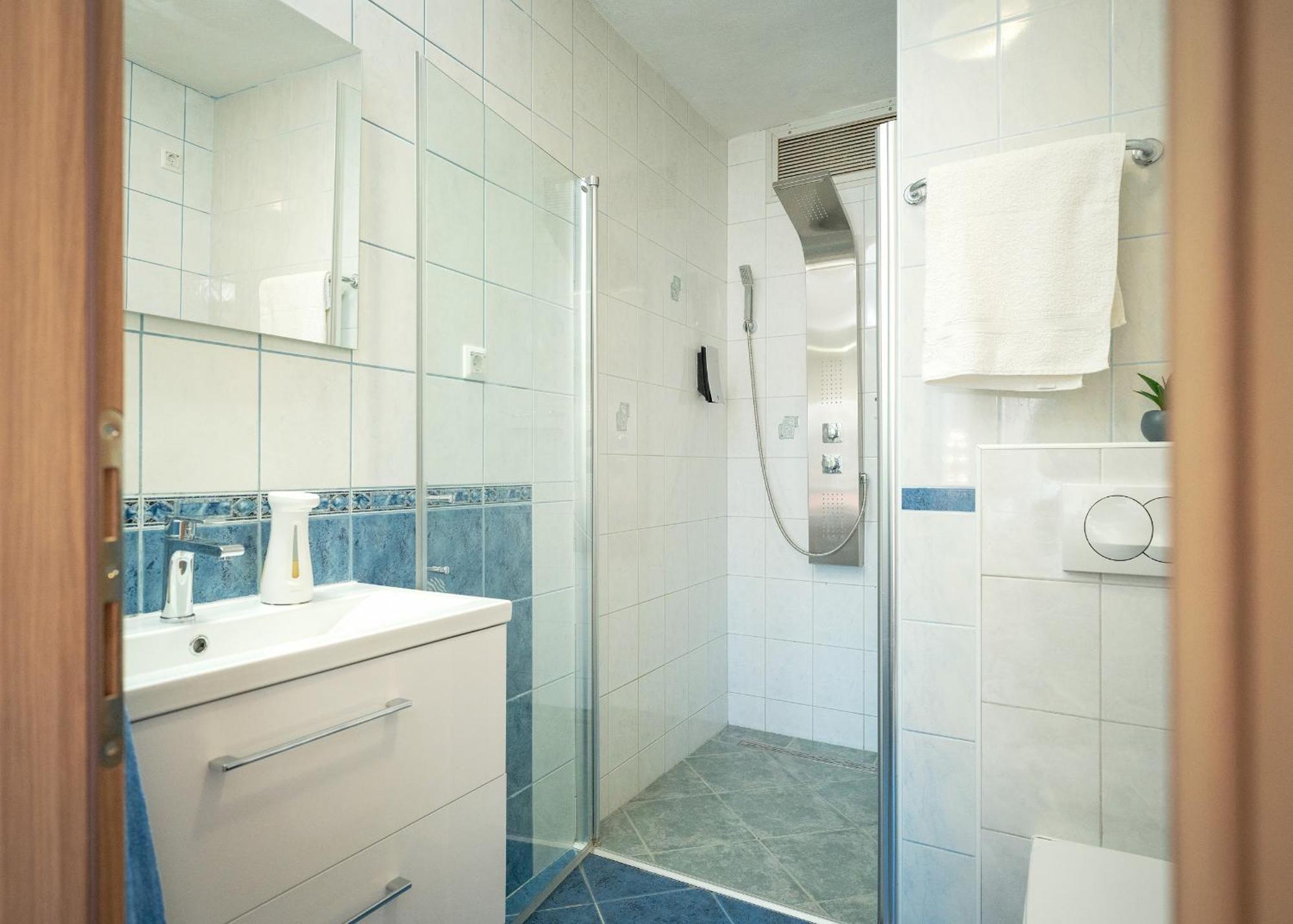 חוואר Apartments Edi - Zf Hvar מראה חיצוני תמונה