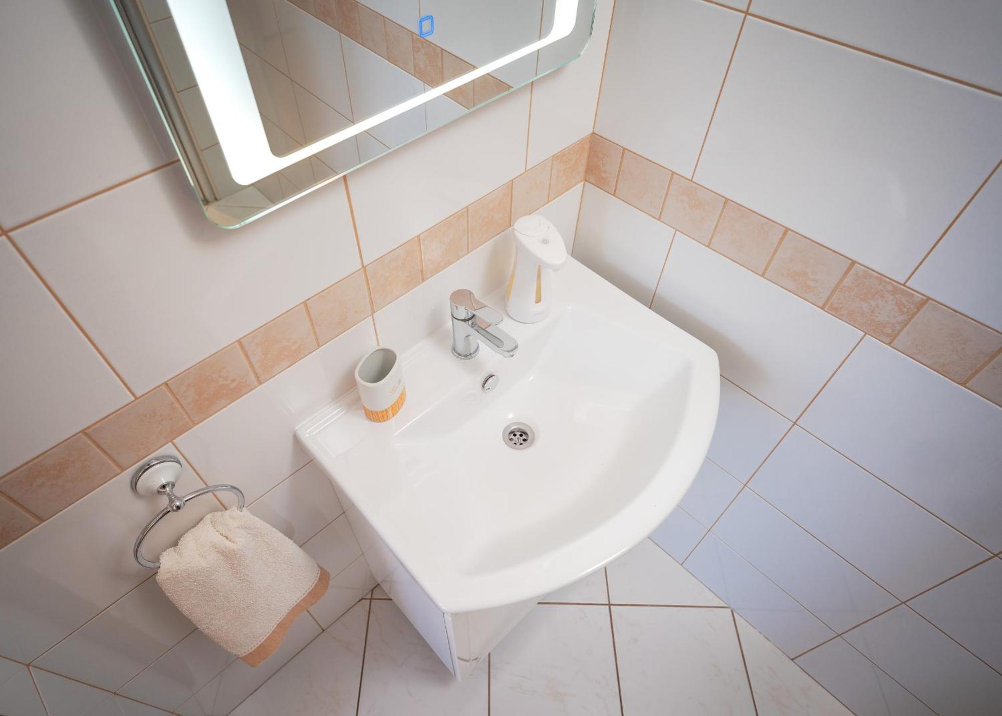 חוואר Apartments Edi - Zf Hvar מראה חיצוני תמונה